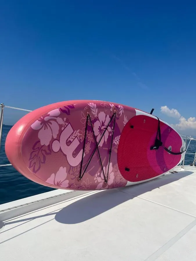 Private Exclusive Catamaran 'Hang Loose' Barcelona Spanyolország