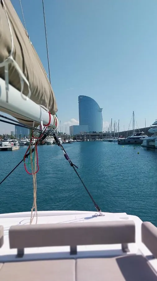 Úszó hotel Private Exclusive Catamaran 'Hang Loose' Barcelona